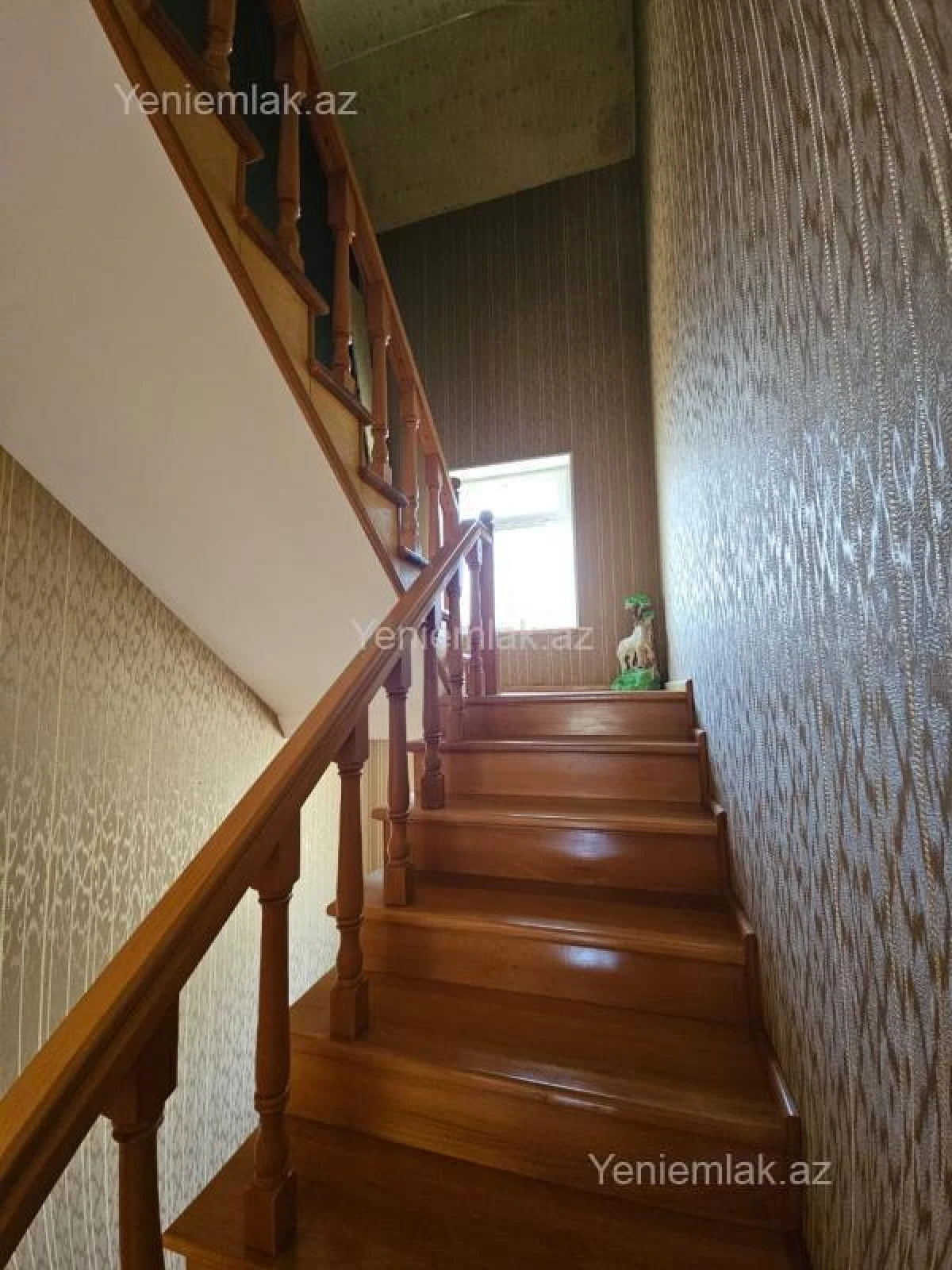 Satılır 6 otaqlı həyət evi 300 m²