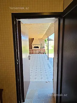 Satılır 6 otaqlı həyət evi 300 m²