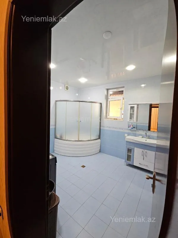 Satılır 6 otaqlı həyət evi 300 m²