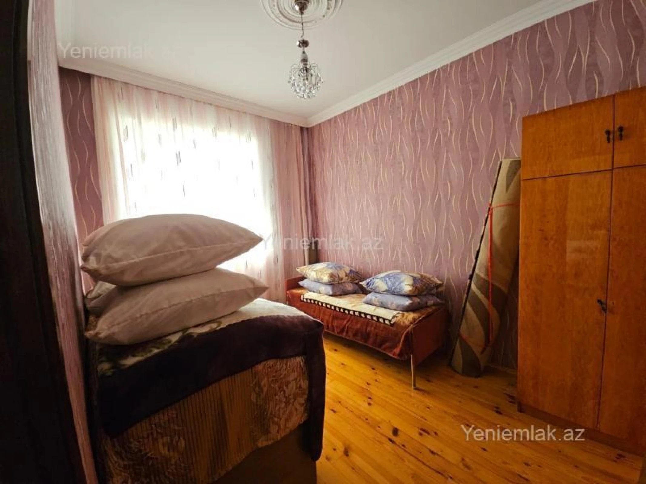 Satılır 6 otaqlı həyət evi 300 m²