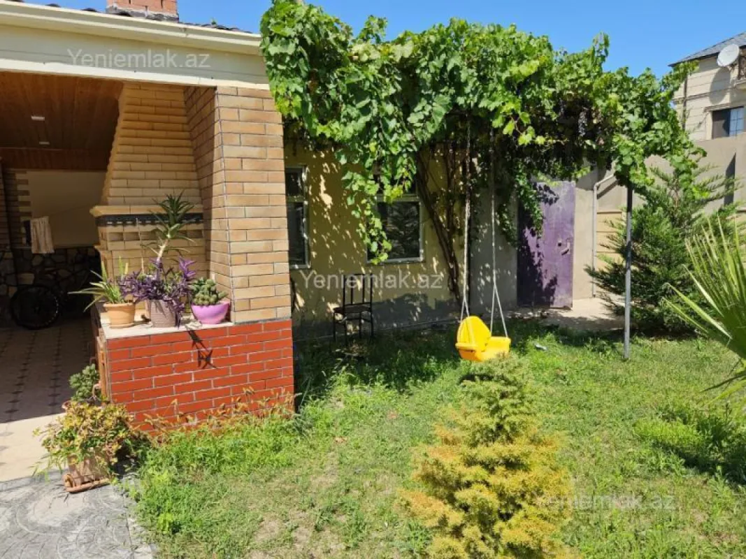 Satılır 6 otaqlı həyət evi 300 m²