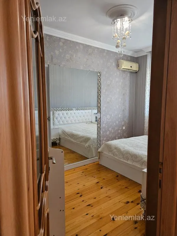 Satılır 6 otaqlı həyət evi 300 m²