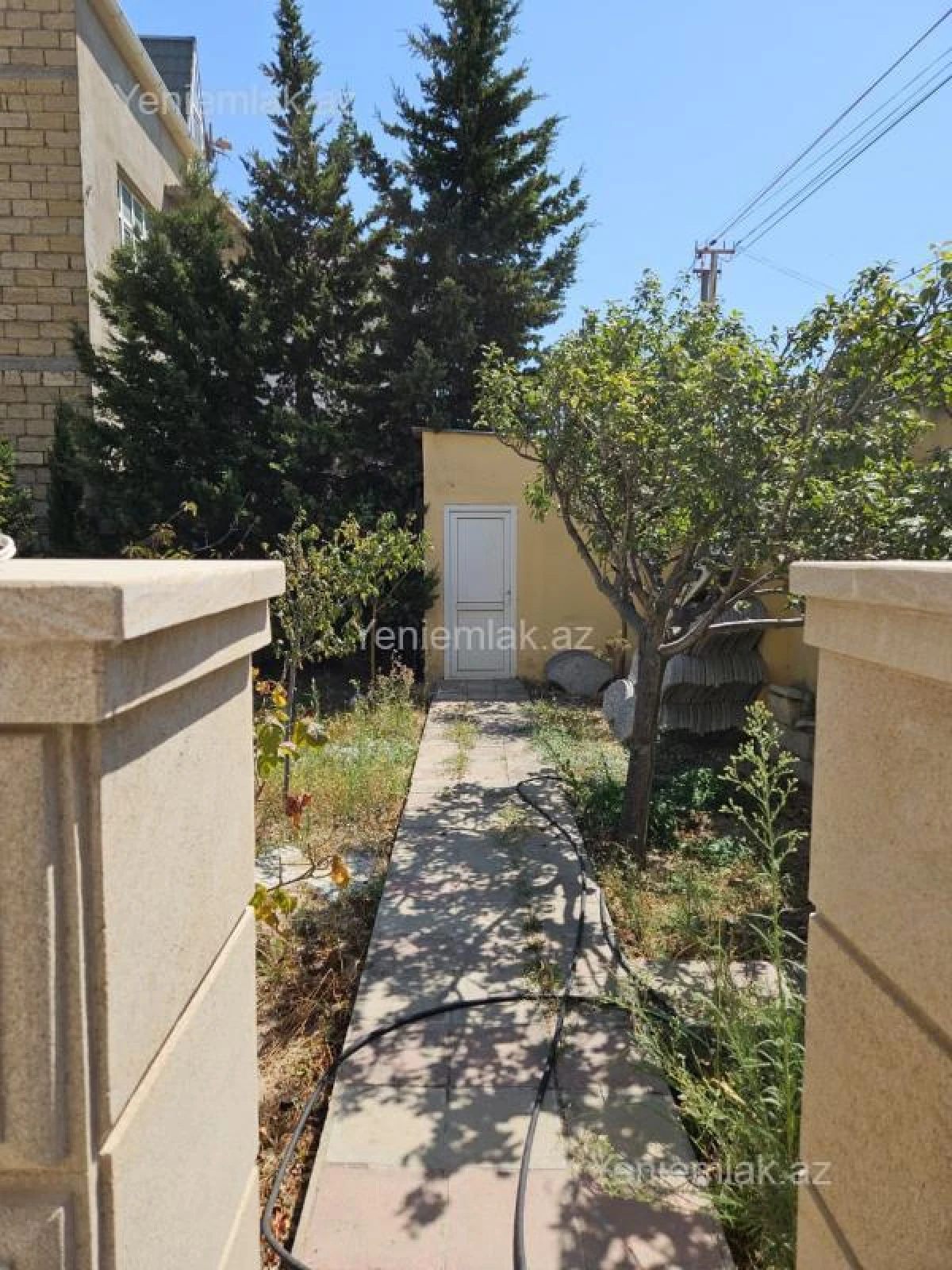 Satılır 6 otaqlı həyət evi 300 m²