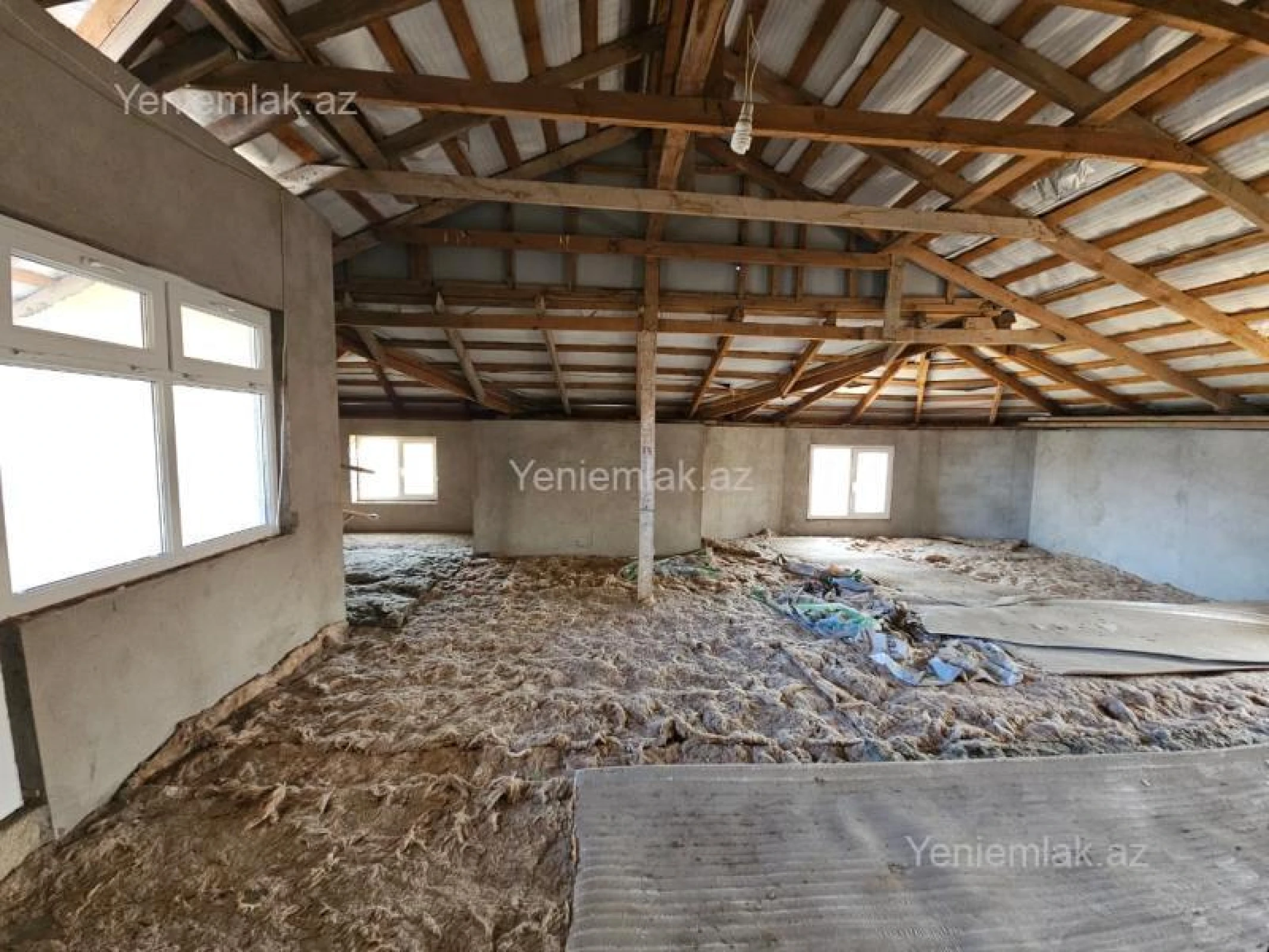 Satılır 6 otaqlı həyət evi 300 m²