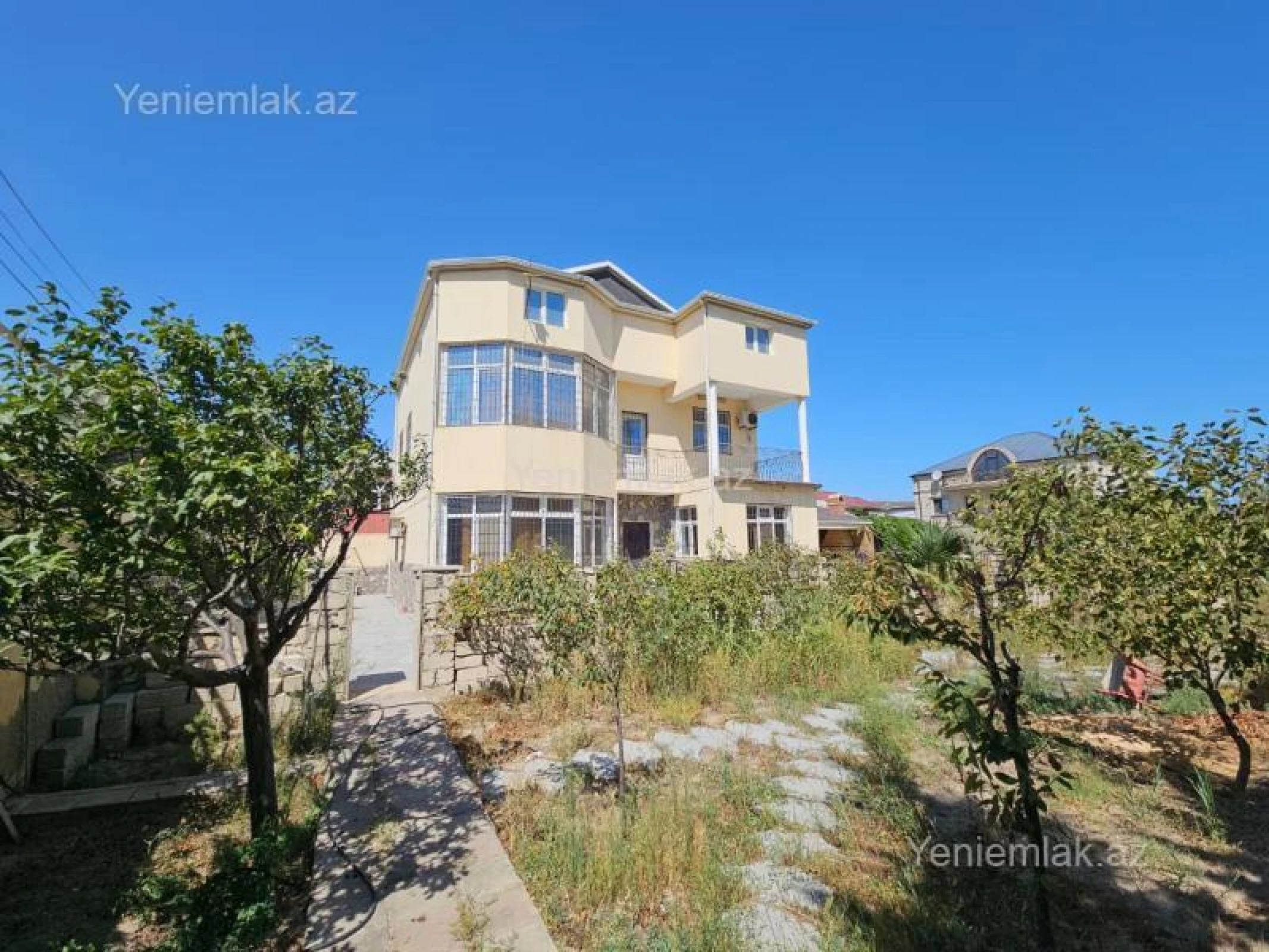 Satılır 6 otaqlı həyət evi 300 m²