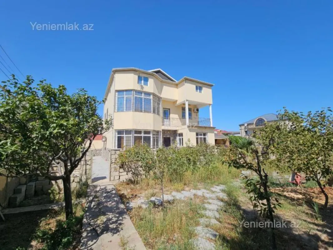 Satılır 6 otaqlı həyət evi 300 m²