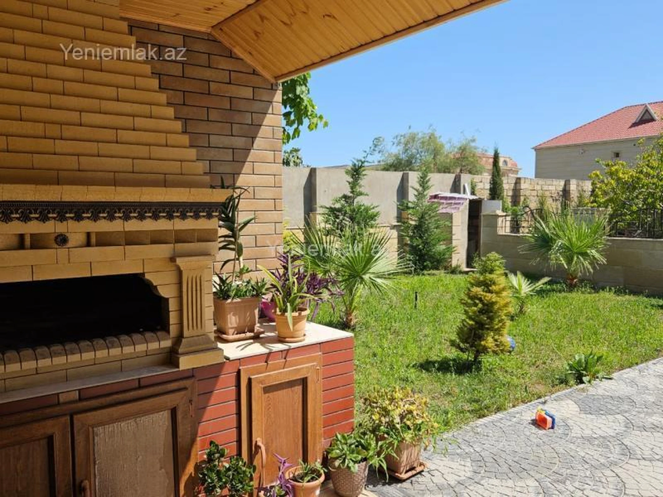 Satılır 6 otaqlı həyət evi 300 m²