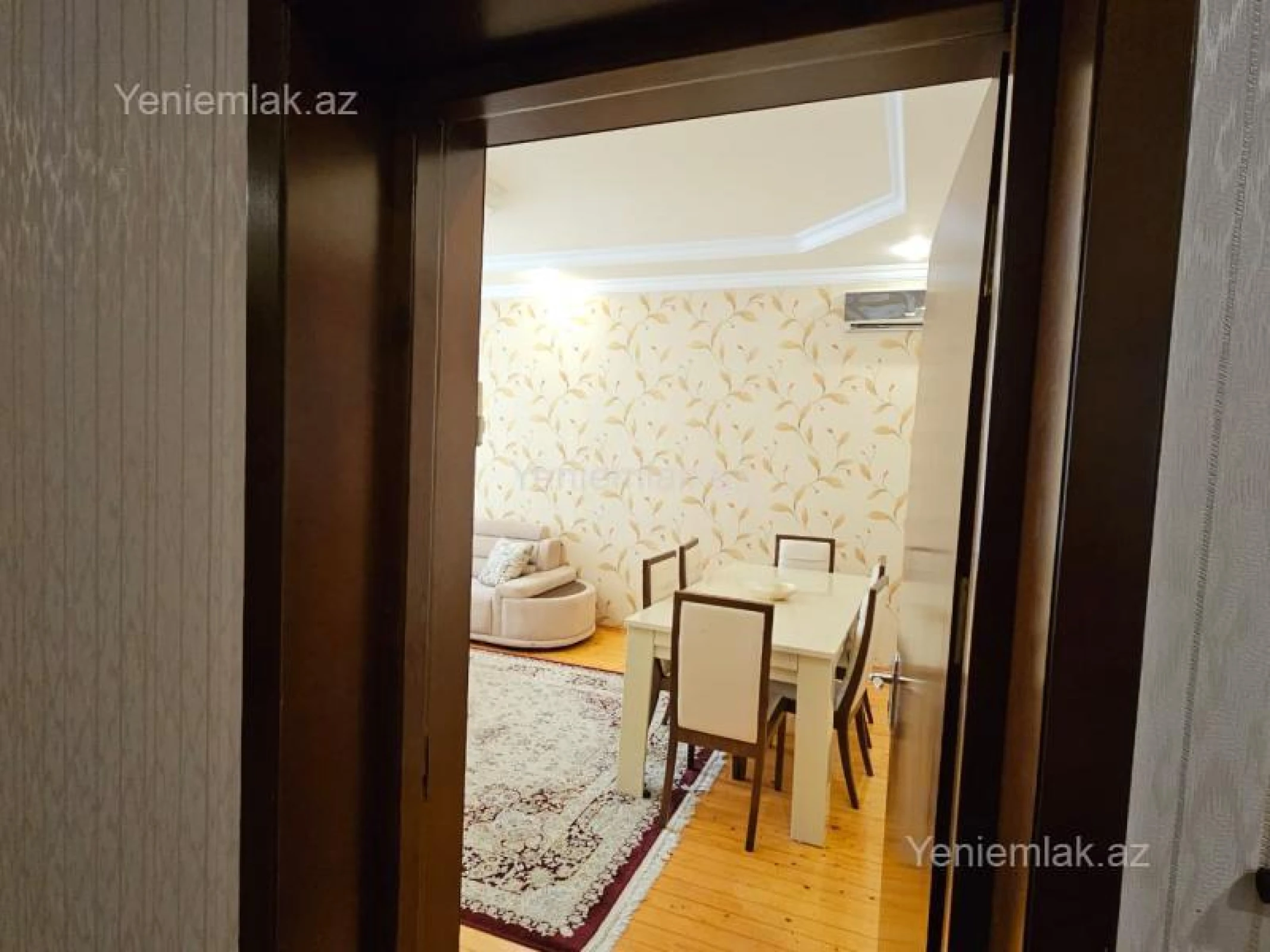 Satılır 6 otaqlı həyət evi 300 m²