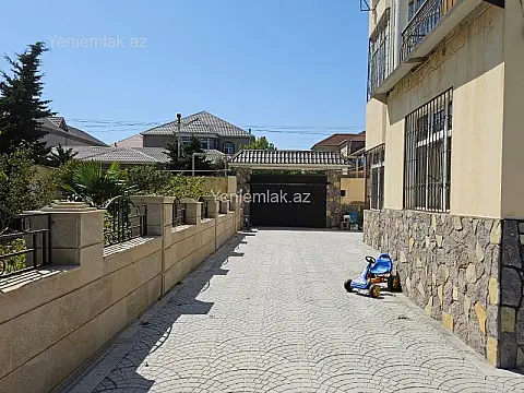 Satılır 6 otaqlı həyət evi 300 m²