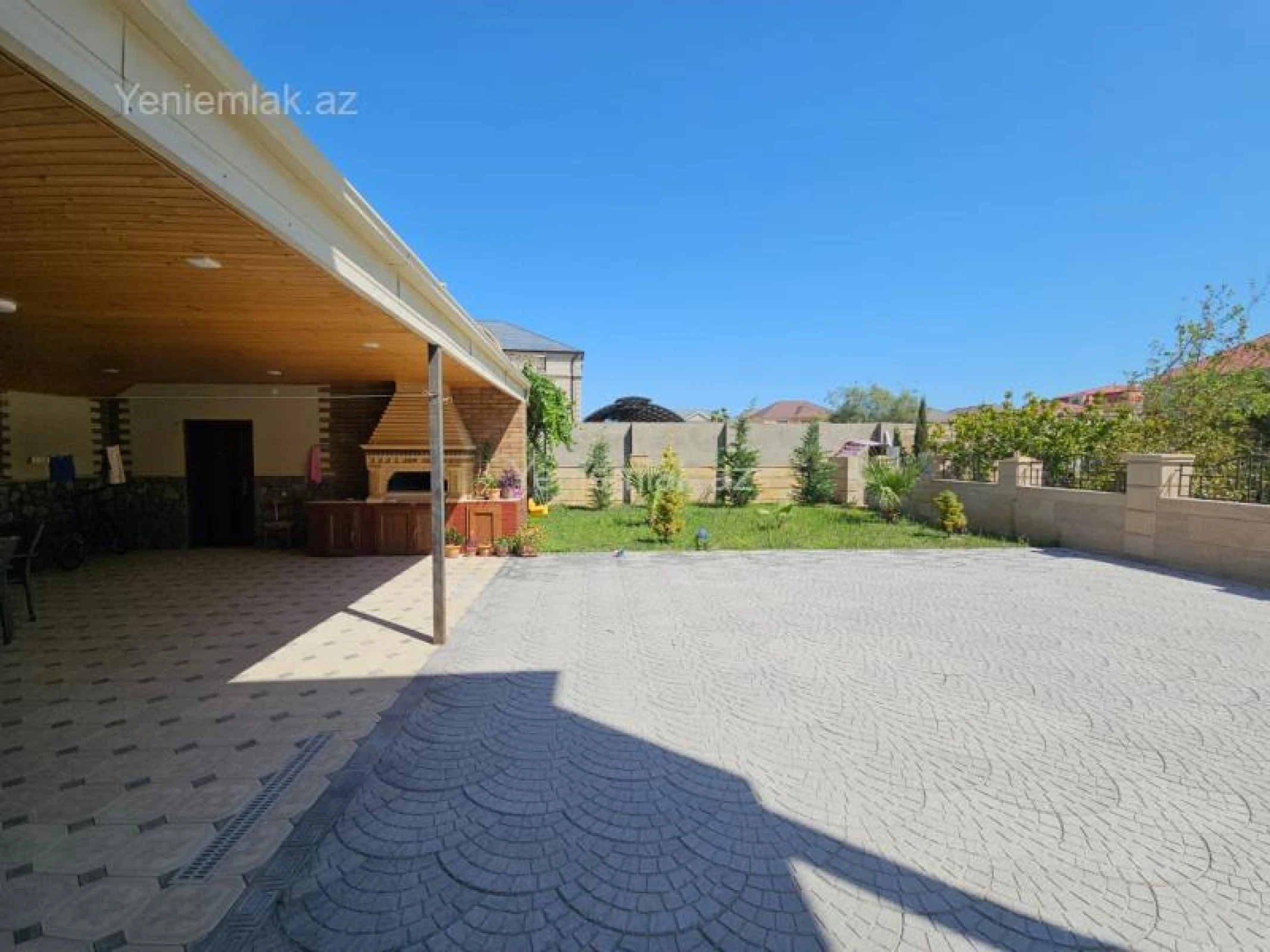 Satılır 6 otaqlı həyət evi 300 m²