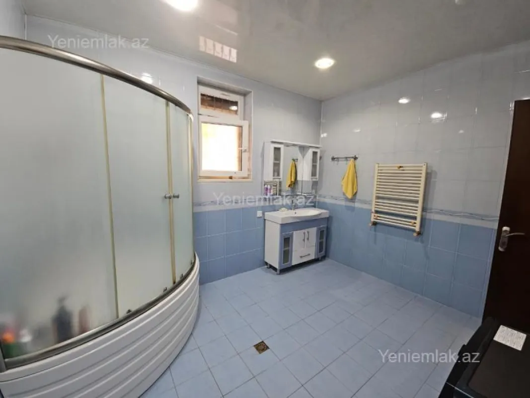 Satılır 6 otaqlı həyət evi 300 m²