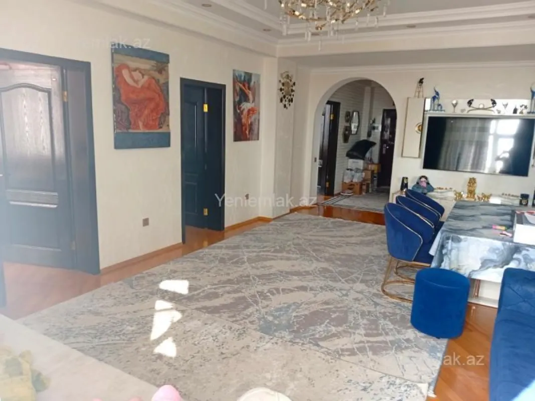 Satılır 3 otaqlı yeni tikili 135 m²