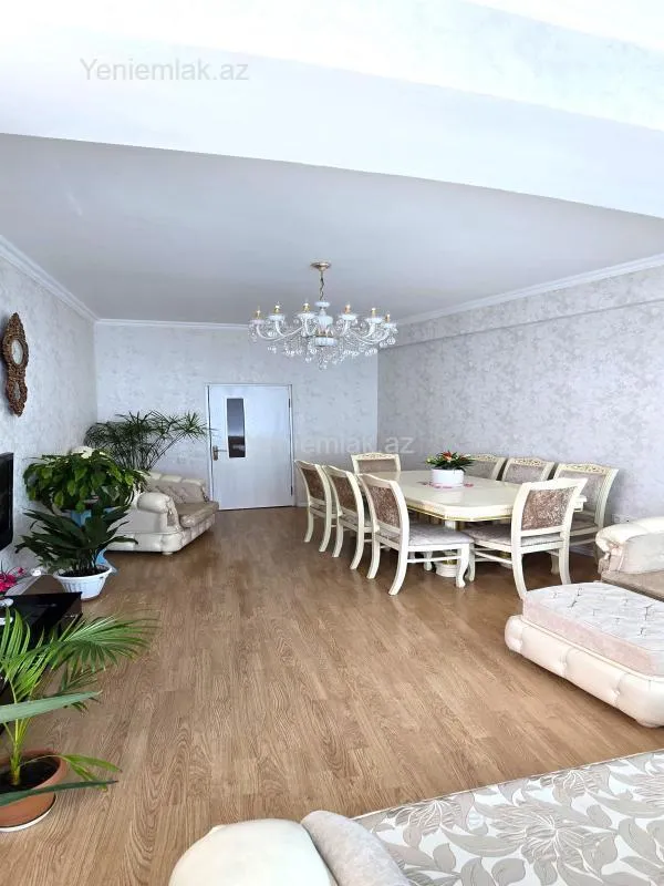 Satılır 2 otaqlı yeni tikili 95 m²