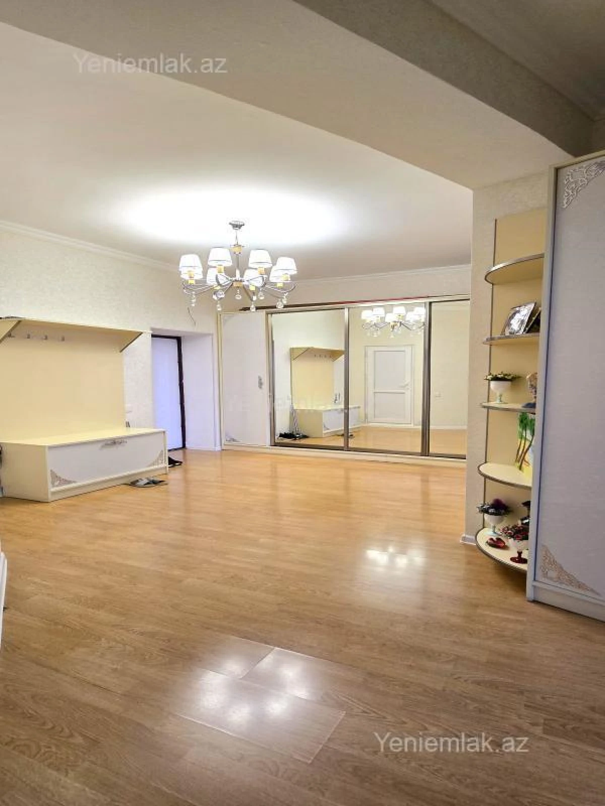 Satılır 2 otaqlı yeni tikili 95 m²