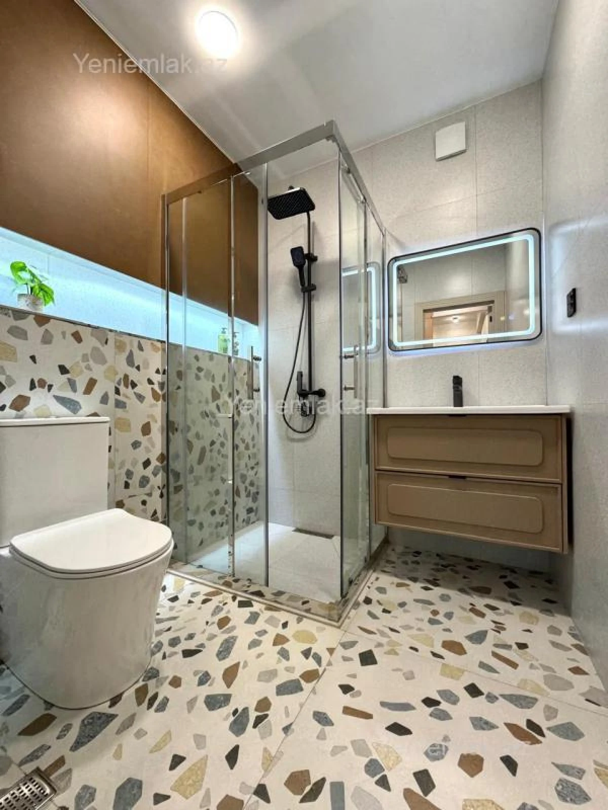 Satılır 3 otaqlı yeni tikili 80 m²