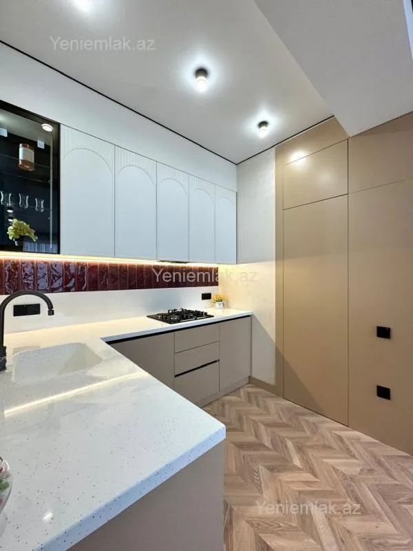 Satılır 3 otaqlı yeni tikili 80 m²