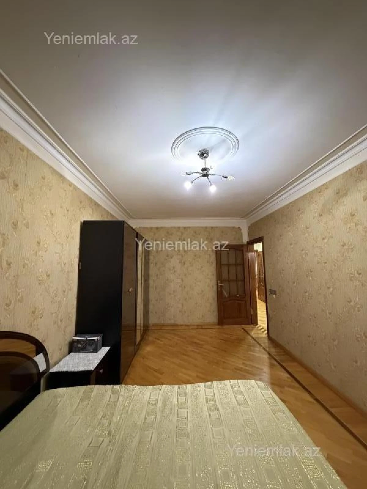 Satılır 3 otaqlı köhnə tikili 100 m²