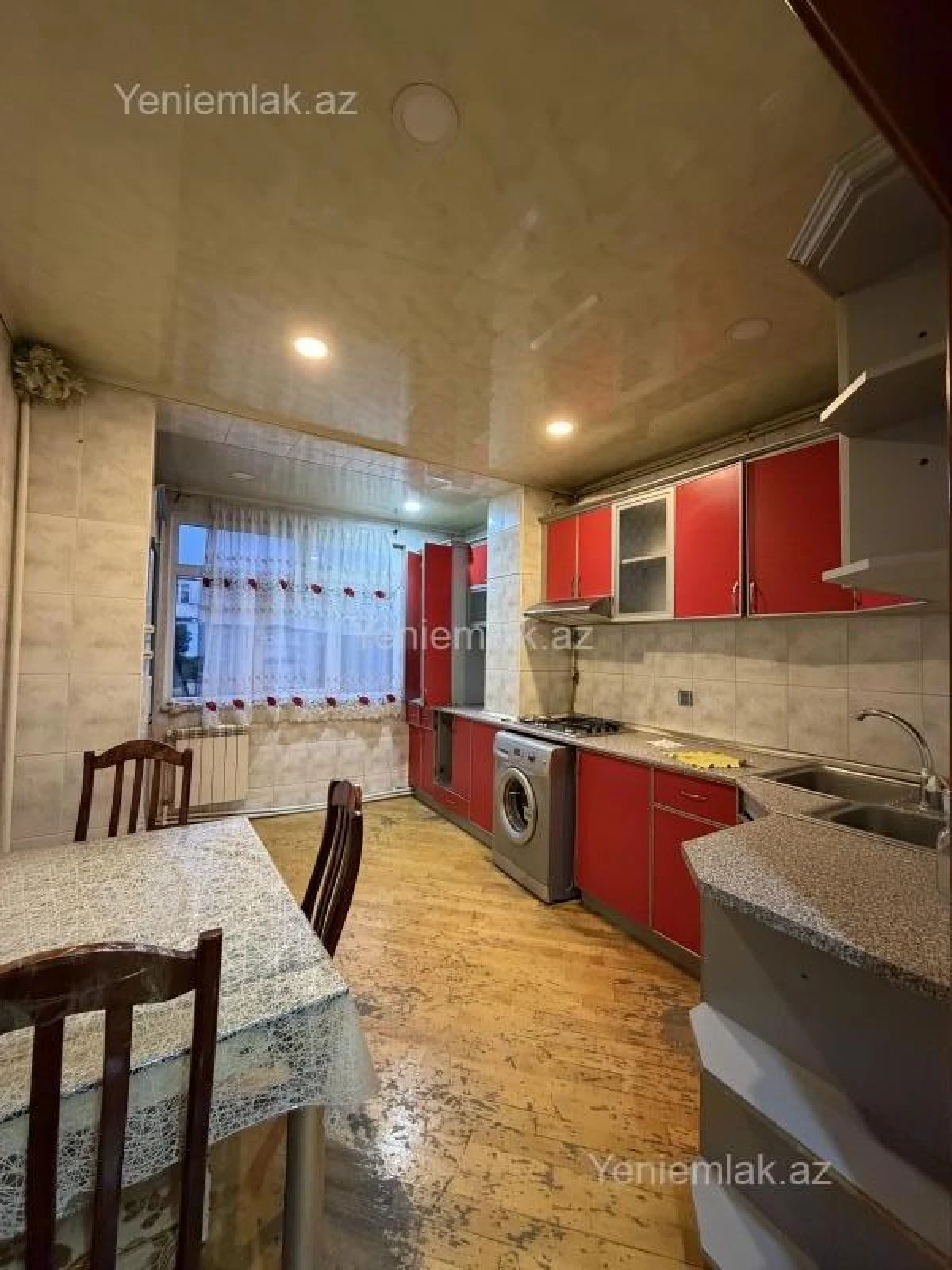 Satılır 3 otaqlı köhnə tikili 100 m²