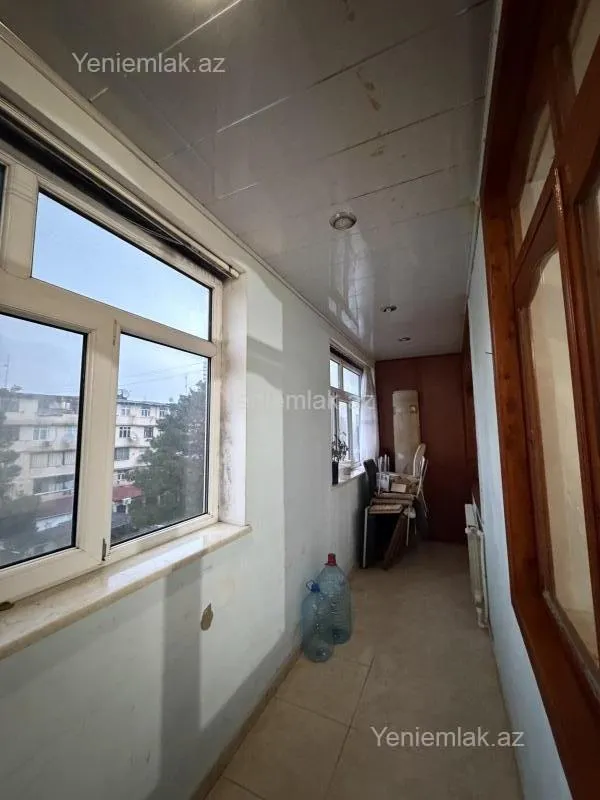 Satılır 3 otaqlı köhnə tikili 100 m²