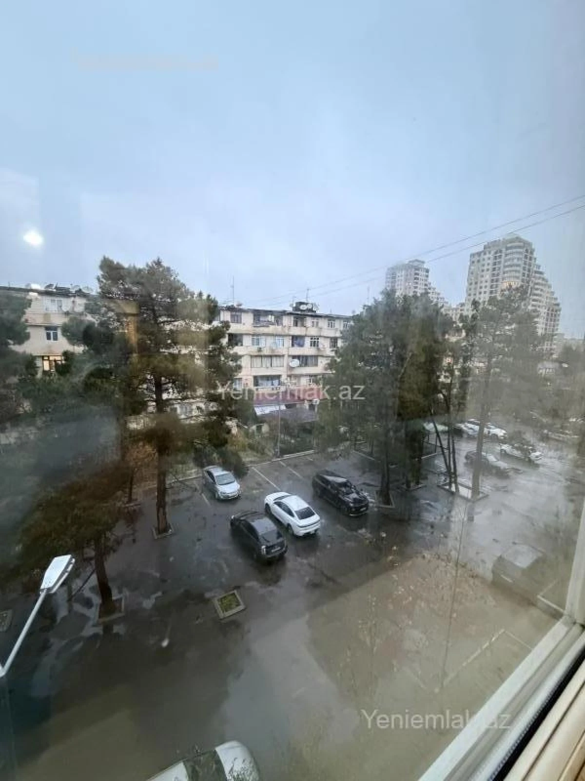 Satılır 3 otaqlı köhnə tikili 100 m²