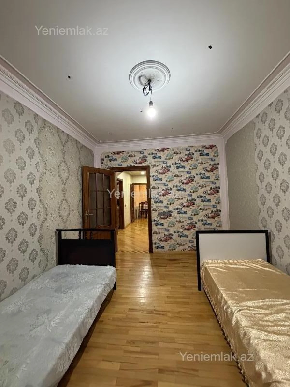 Satılır 3 otaqlı köhnə tikili 100 m²