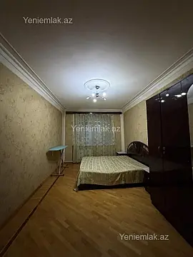 Satılır 3 otaqlı köhnə tikili 100 m²