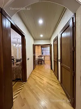 Satılır 3 otaqlı köhnə tikili 100 m²