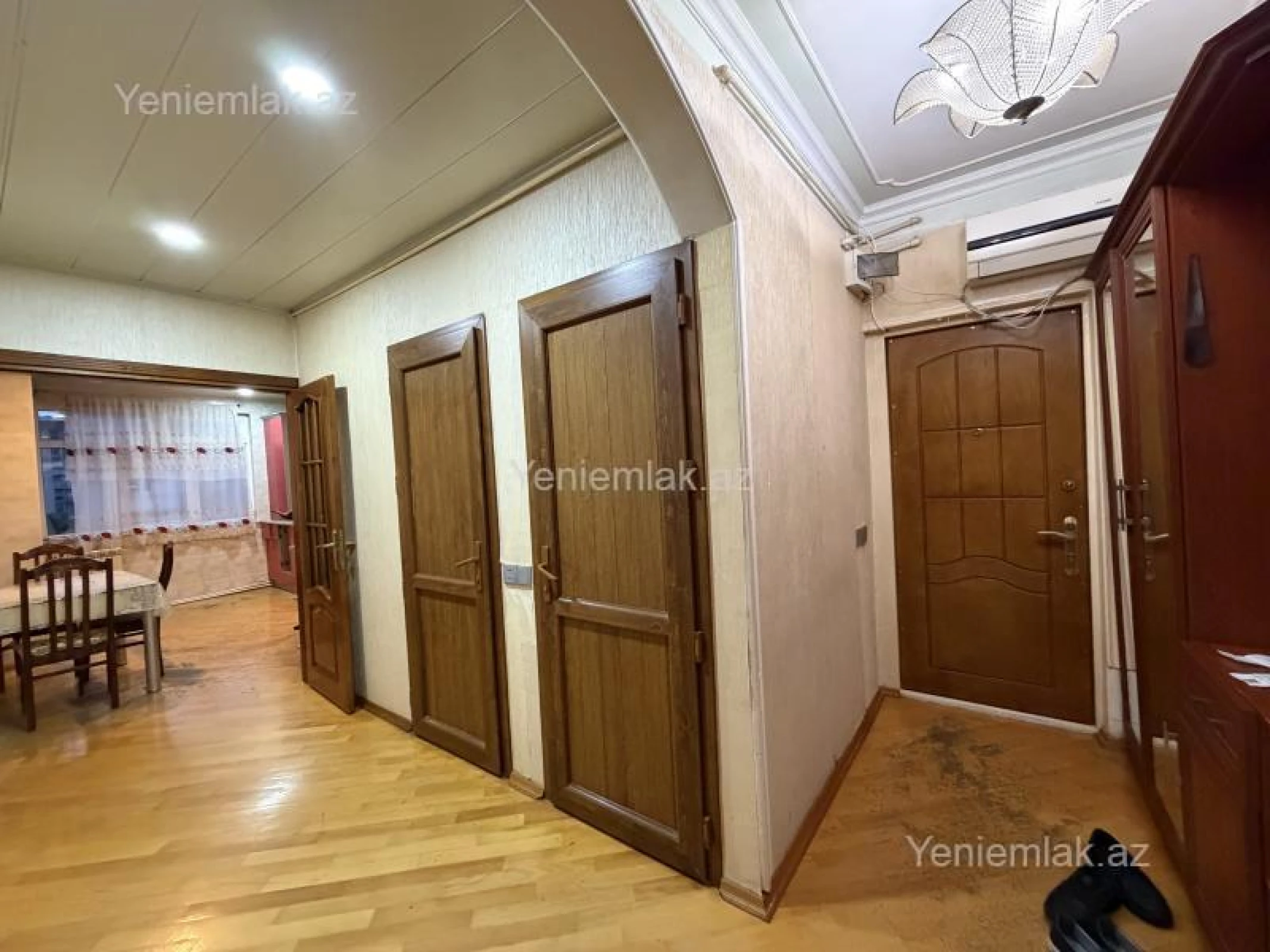 Satılır 3 otaqlı köhnə tikili 100 m²