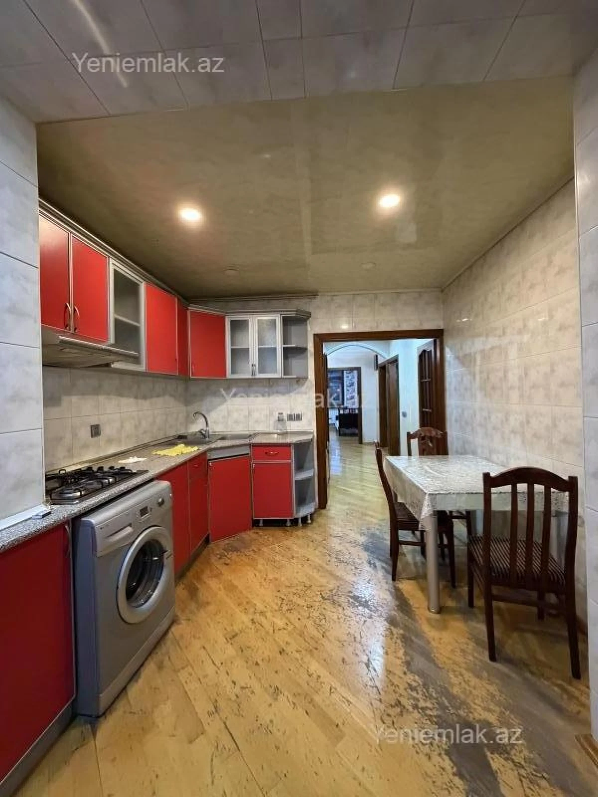 Satılır 3 otaqlı köhnə tikili 100 m²