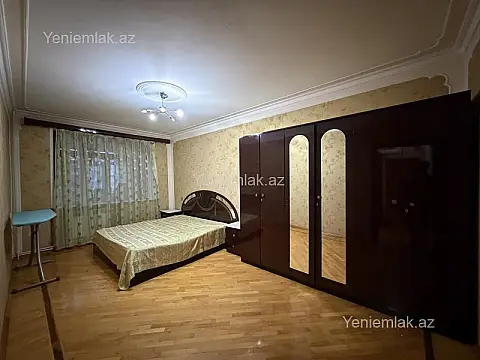 Satılır 3 otaqlı köhnə tikili 100 m²