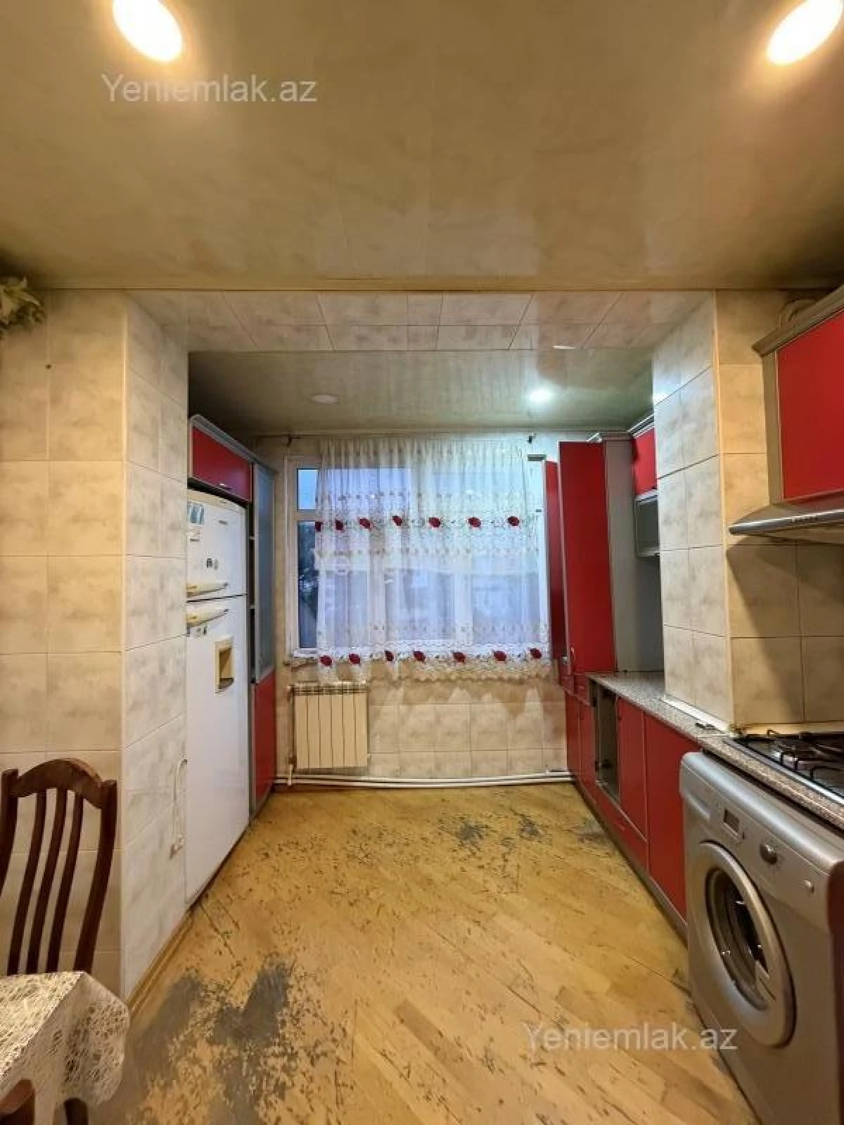 Satılır 3 otaqlı köhnə tikili 100 m²