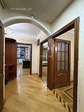 Satılır 3 otaqlı köhnə tikili 100 m²