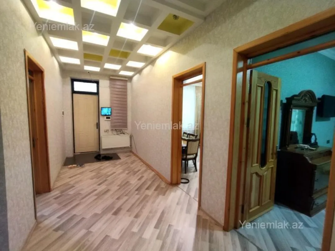 Satılır 6 otaqlı həyət evi 220 m²