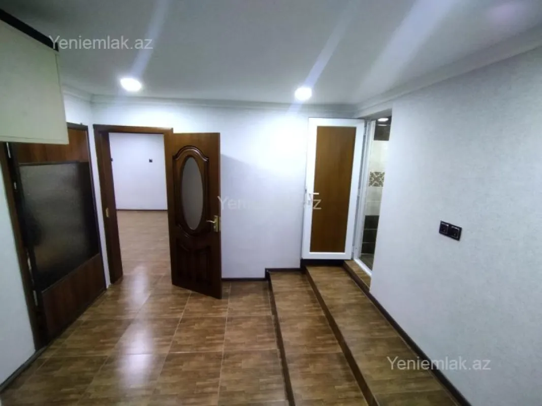 Satılır 6 otaqlı həyət evi 220 m²