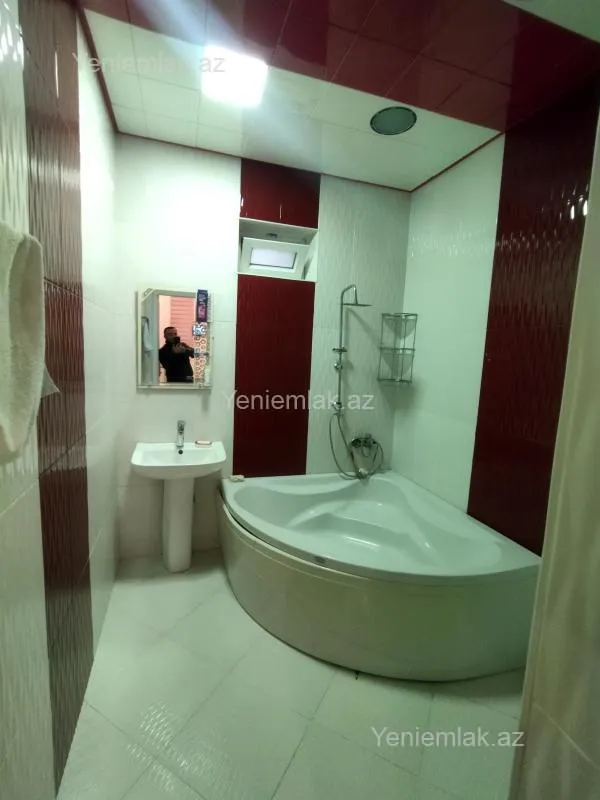 Satılır 6 otaqlı həyət evi 220 m²