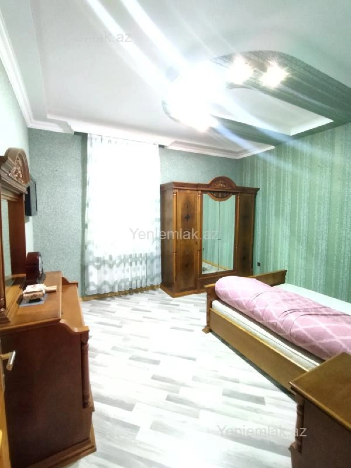 Satılır 6 otaqlı həyət evi 220 m²