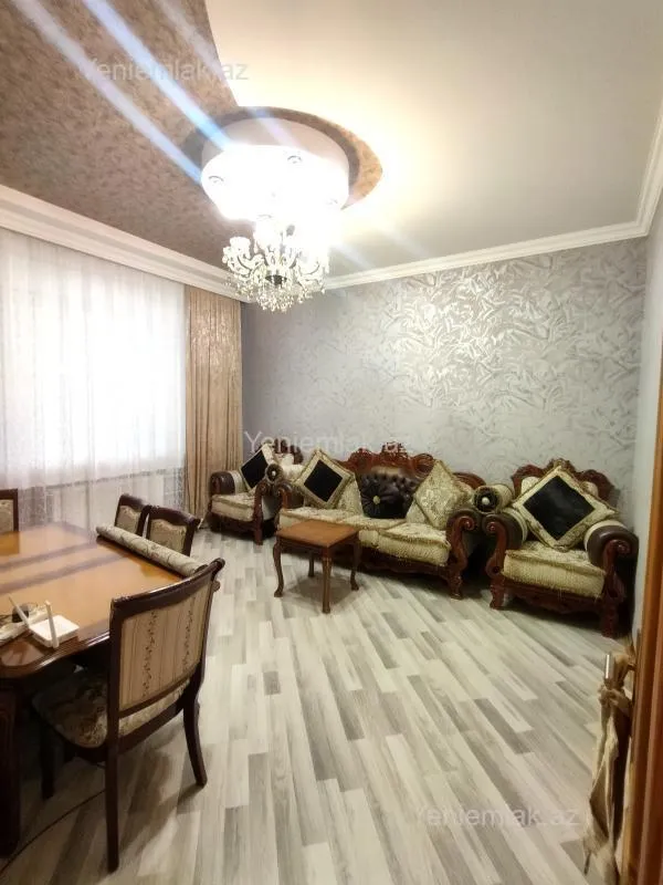 Satılır 6 otaqlı həyət evi 220 m²