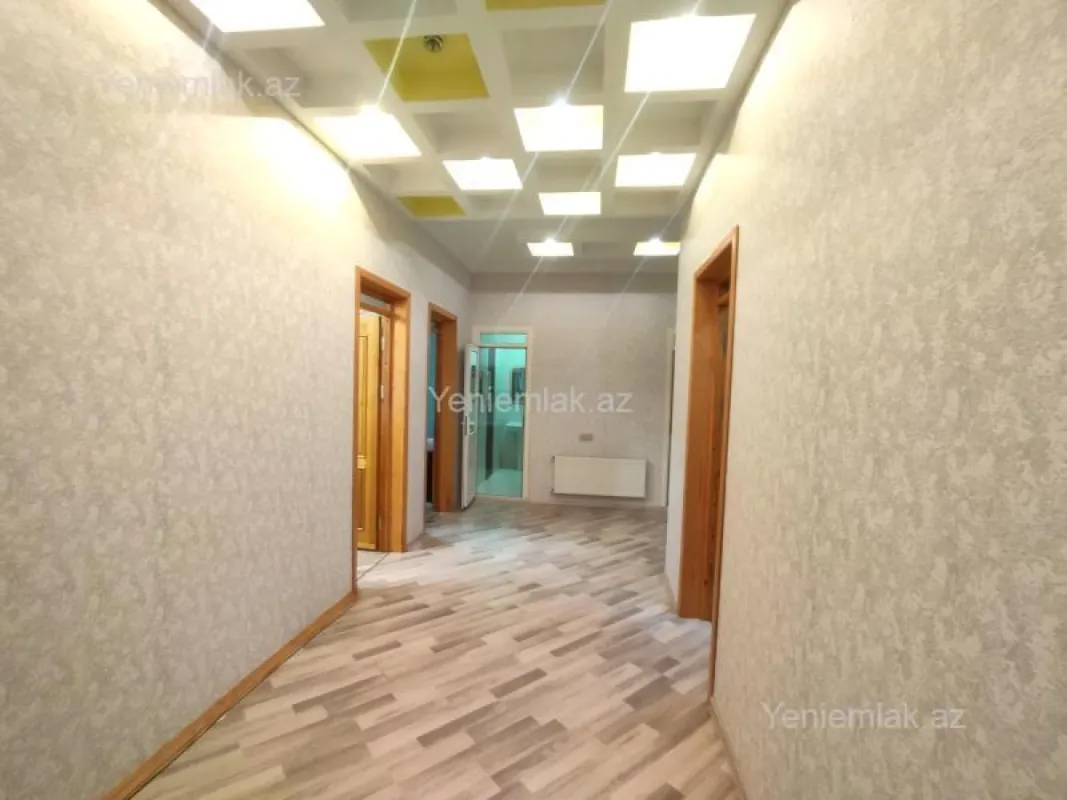 Satılır 6 otaqlı həyət evi 220 m²