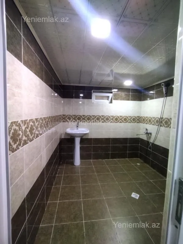 Satılır 6 otaqlı həyət evi 220 m²