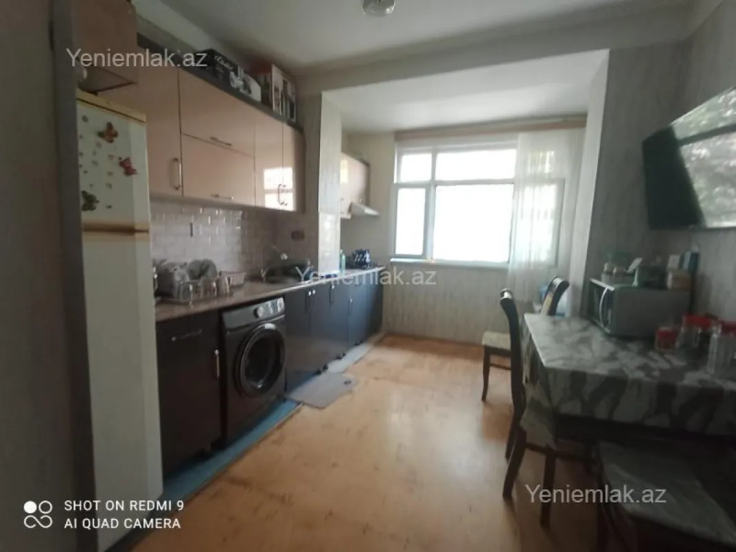 Satılır 3 otaqlı köhnə tikili 80 m²