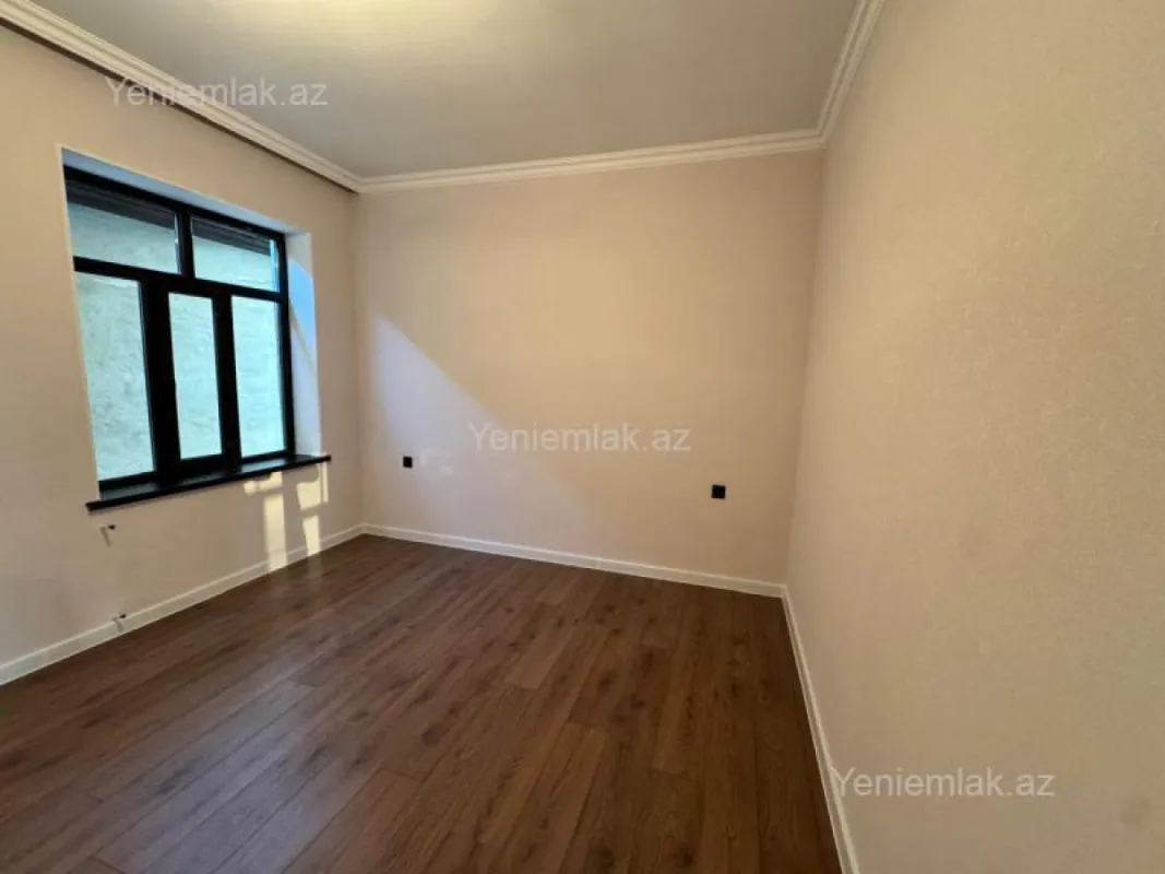 Satılır 5 otaqlı həyət evi 200 m²