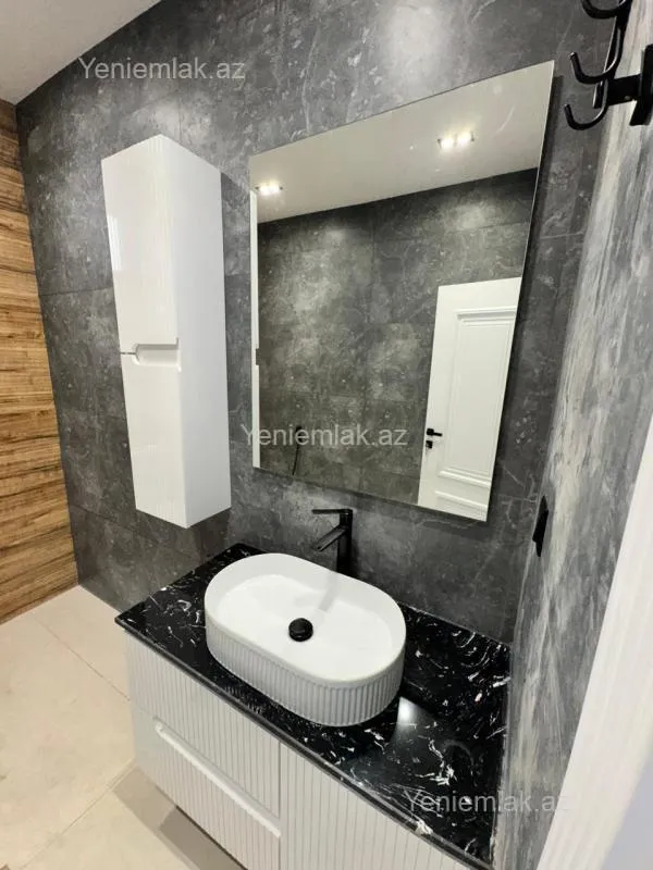 Satılır 5 otaqlı həyət evi 200 m²