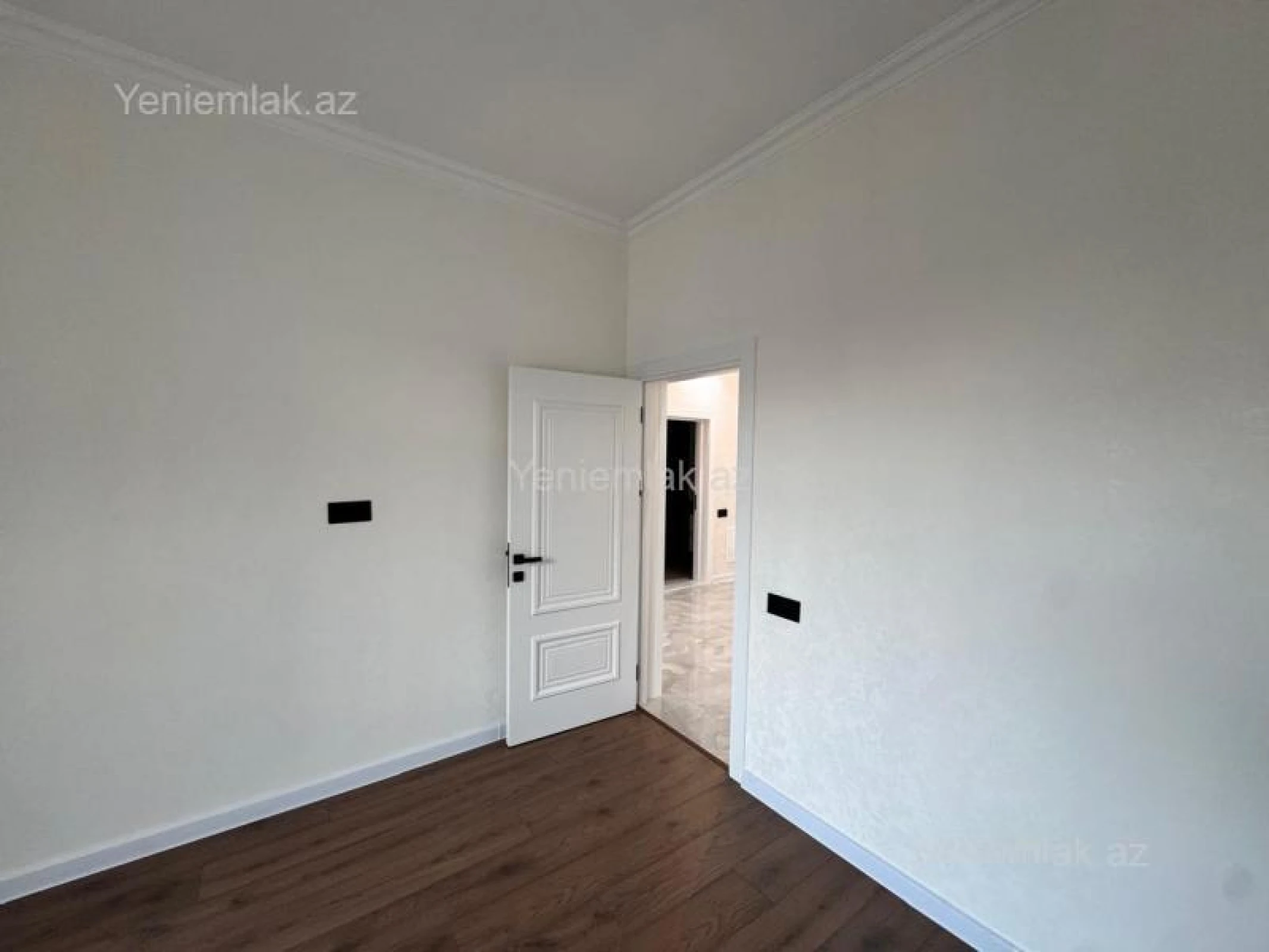 Satılır 5 otaqlı həyət evi 200 m²