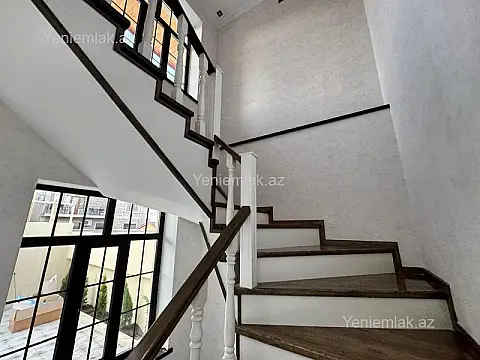 Satılır 5 otaqlı həyət evi 200 m²