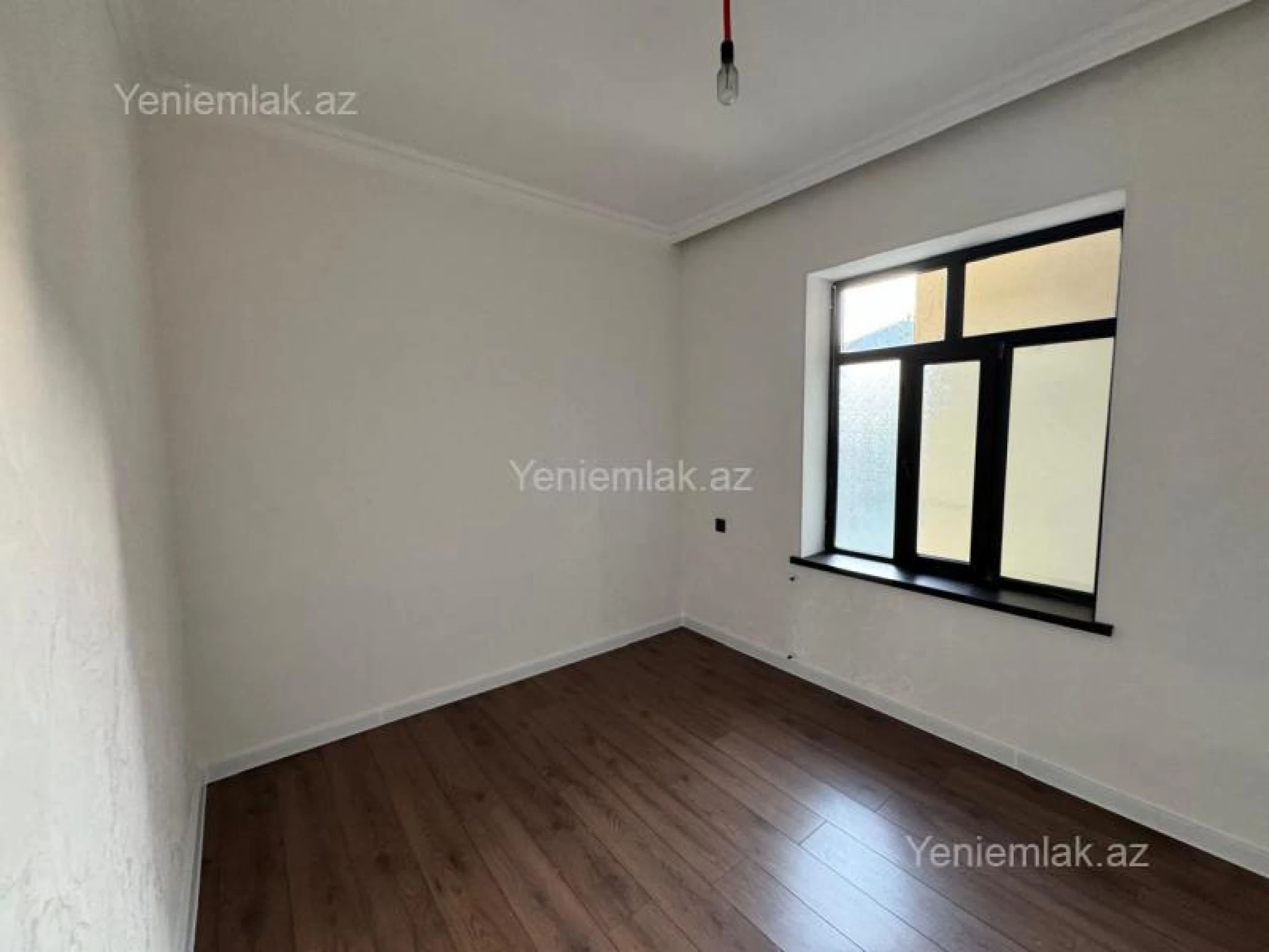 Satılır 5 otaqlı həyət evi 200 m²