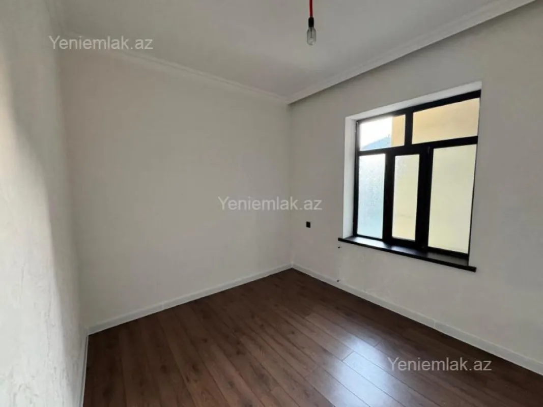 Satılır 5 otaqlı həyət evi 200 m²