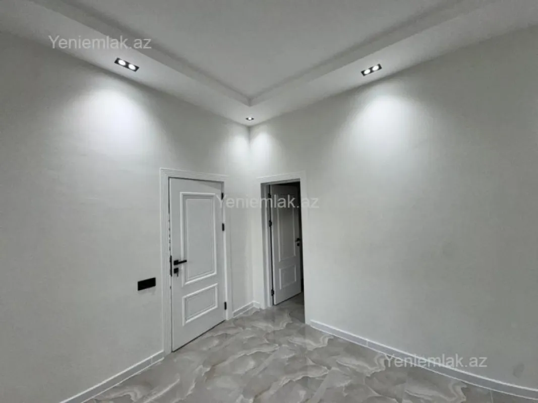 Satılır 5 otaqlı həyət evi 200 m²