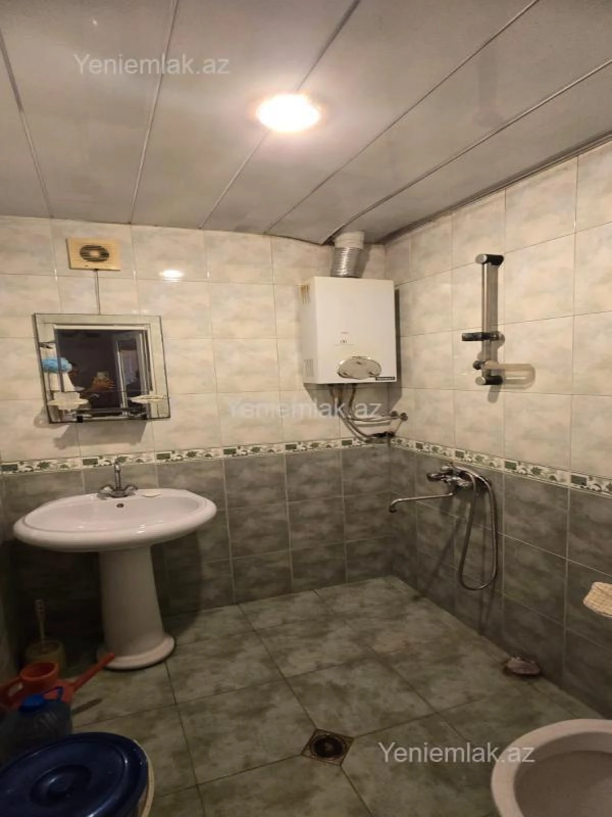 Satılır 3 otaqlı köhnə tikili 64 m²