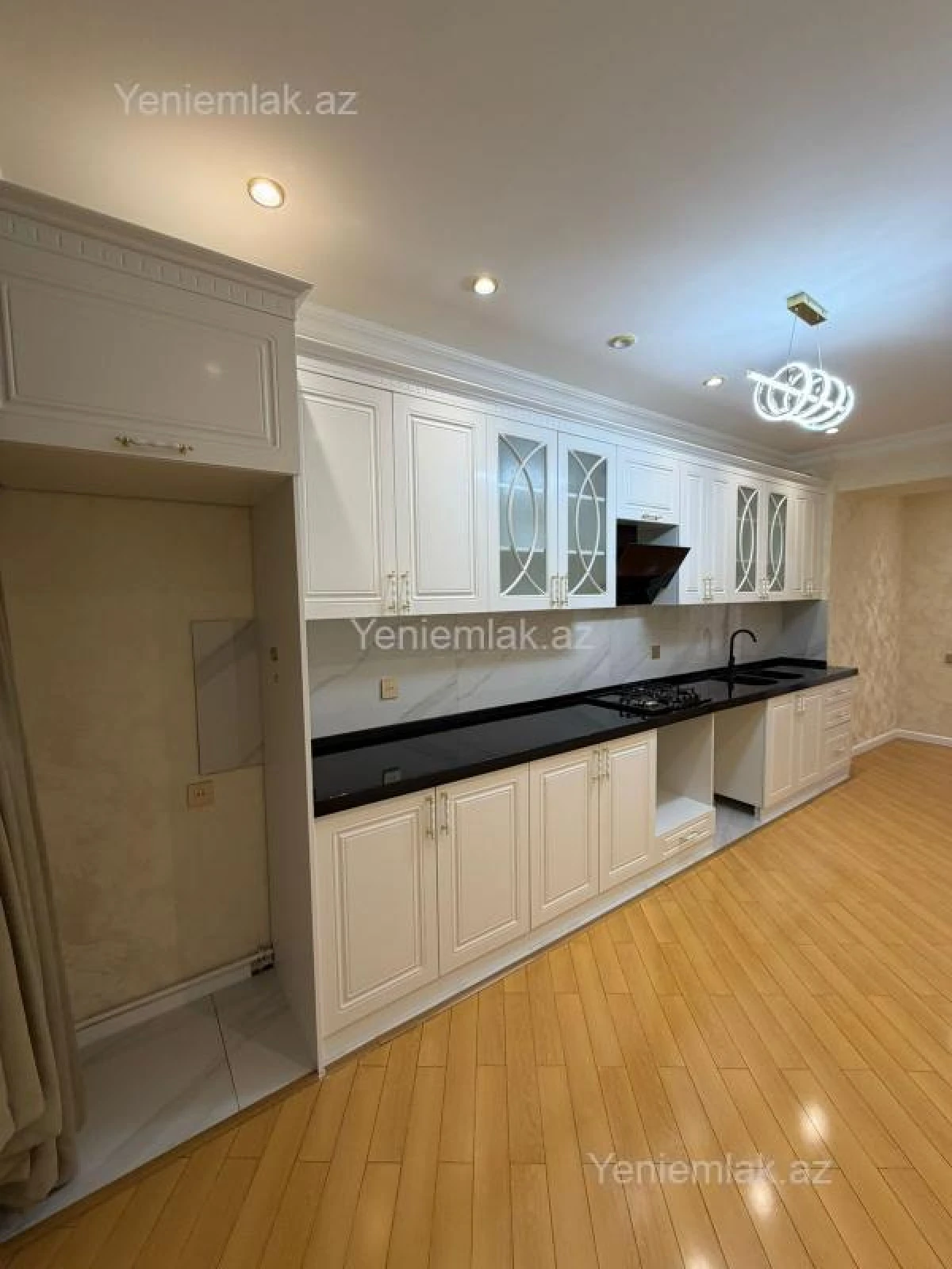 Satılır 3 otaqlı yeni tikili 140 m²