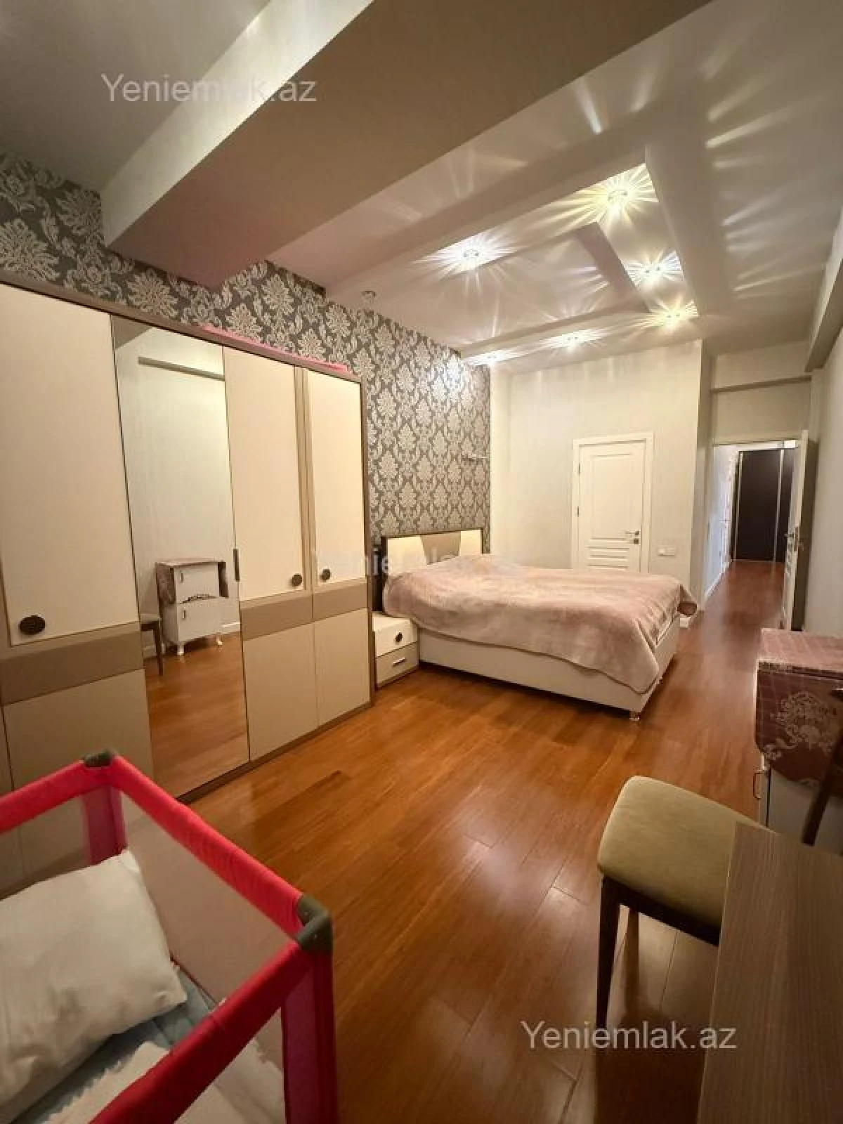 Satılır 3 otaqlı yeni tikili 135 m²